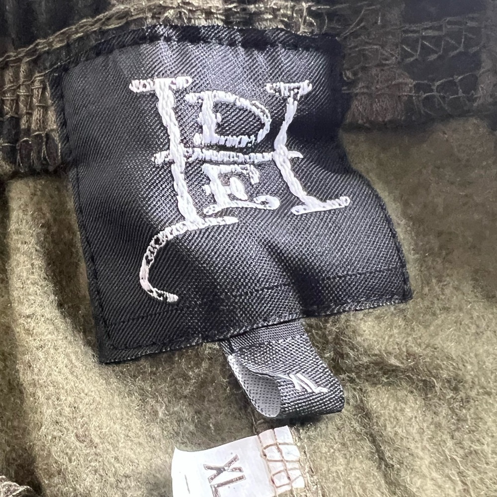 Ed Hardy Men’s Zebra Camo Jogger Sweatpants - Picture 9 of 11